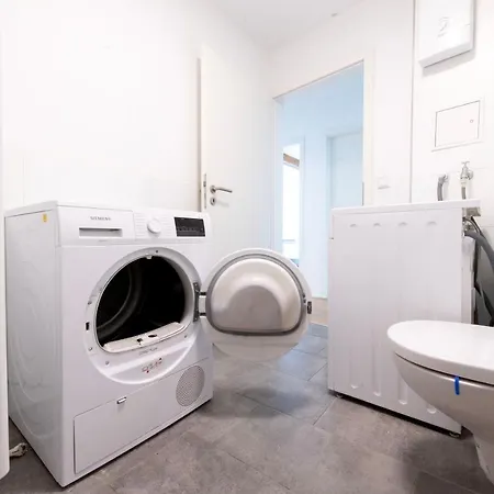 Workers Apartment in Gronau - 4 Bedrooms - 8 Single Beds *