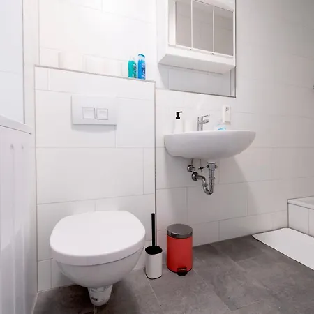 Workers Apartment in Gronau - 4 Bedrooms - 8 Single Beds *