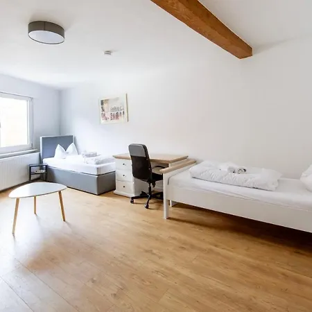 Appartement Workers Apartment in Gronau - 4 Bedrooms - 8 Single Beds *