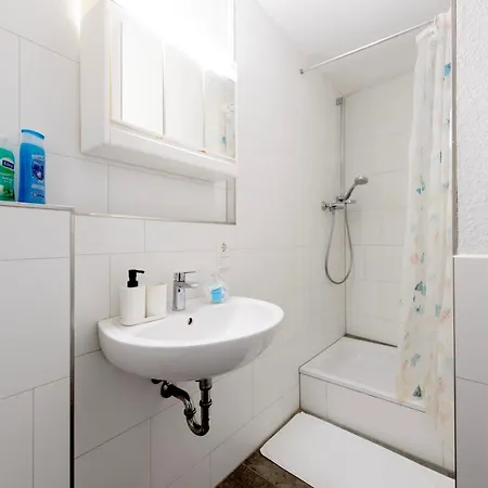 Appartement Workers Apartment in Gronau - 4 Bedrooms - 8 Single Beds *