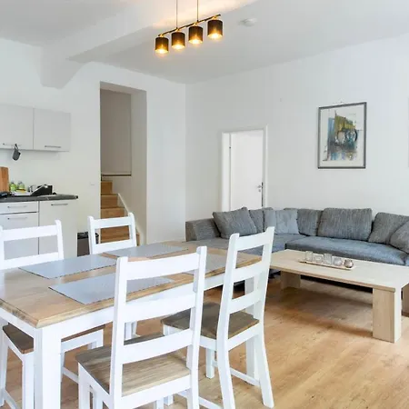 Apartment And Work - 8 Single Beds - *