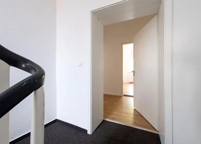 And Work - 8 Single Beds - *